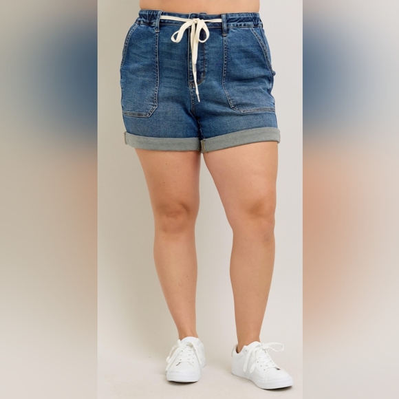Judy Blue HR Dark Wash Tie Waist Patch Pocket Cuffed Denim Jogger Shorts NEW - Picture 4 of 16